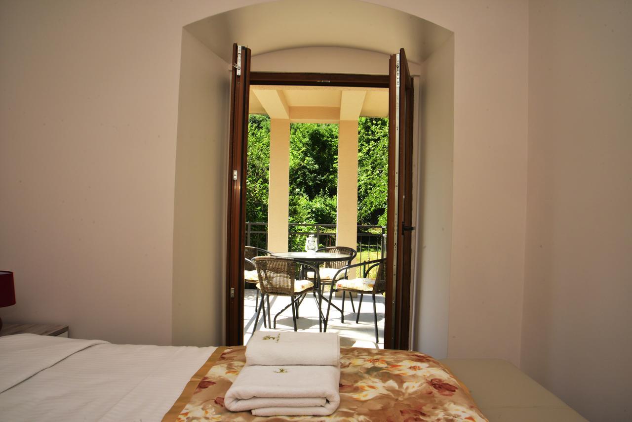 A Hundred Olive Trees Apartments Котор Экстерьер фото