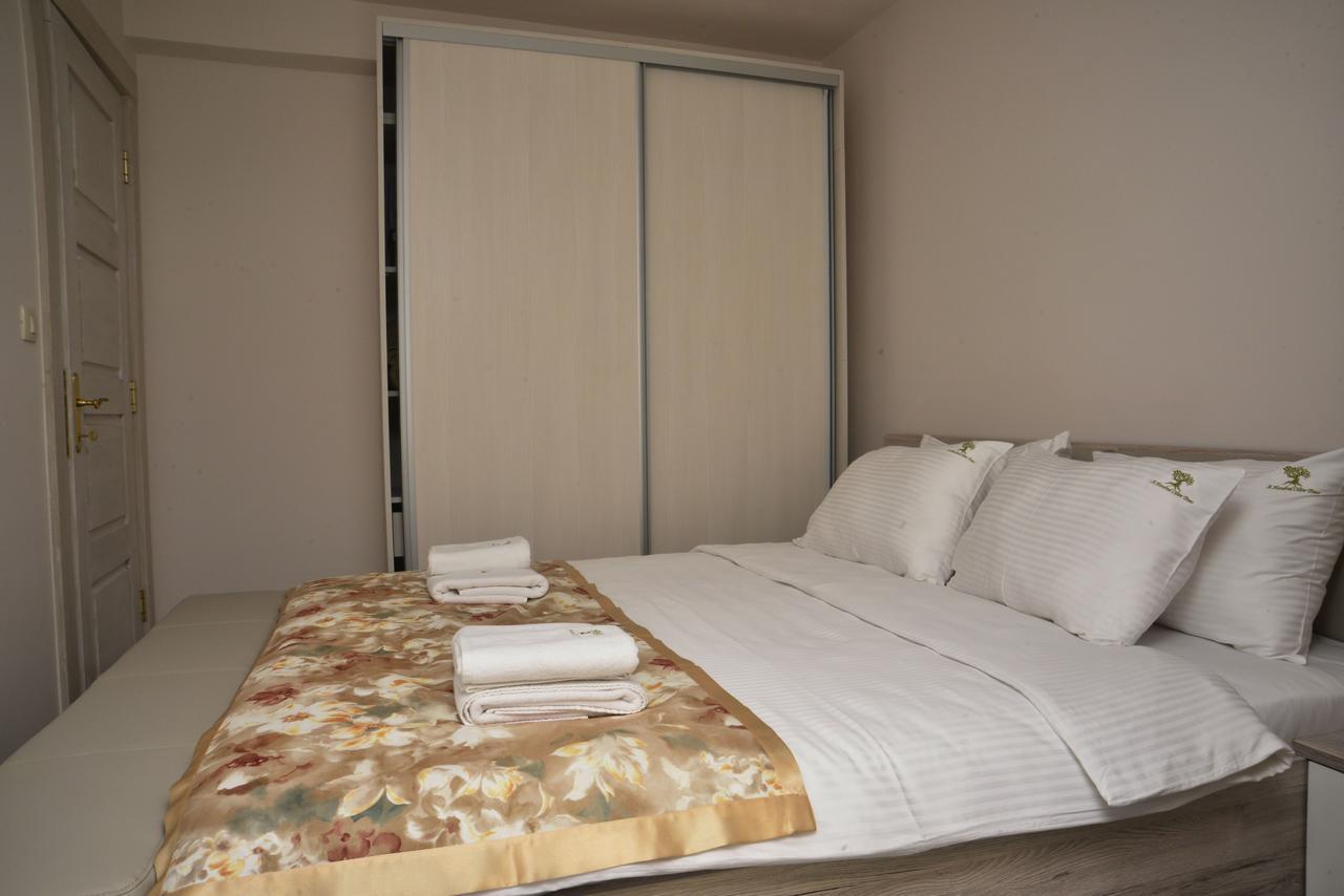 A Hundred Olive Trees Apartments Котор Экстерьер фото